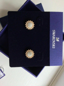 Authentic New in Box $89 Swarovski Pierced Stud Flower Earrings #5502756